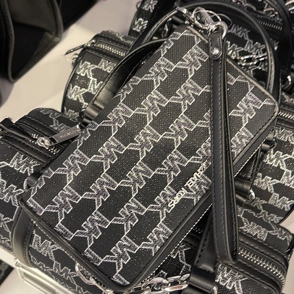 Michael Kors Jet Set Travel Large Phone Case Wristlet Wallet MK Black Multi - Picture 15 of 16